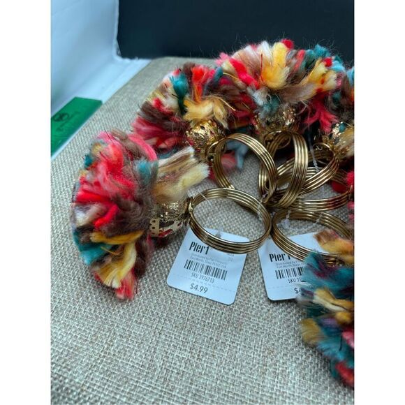 New Pier One Set of 6 Multicolored Napkin Rings Pom Poms Festive - Picture 4 of 6